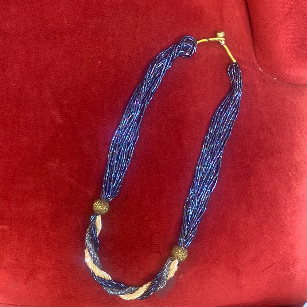 NWOT Crystal beaded necklace